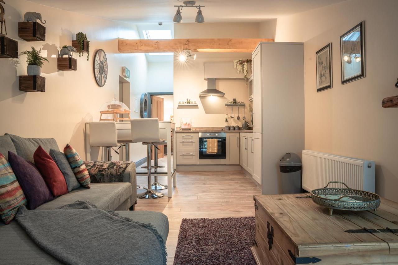 Greenvale Cabins Forkhill Extérieur photo