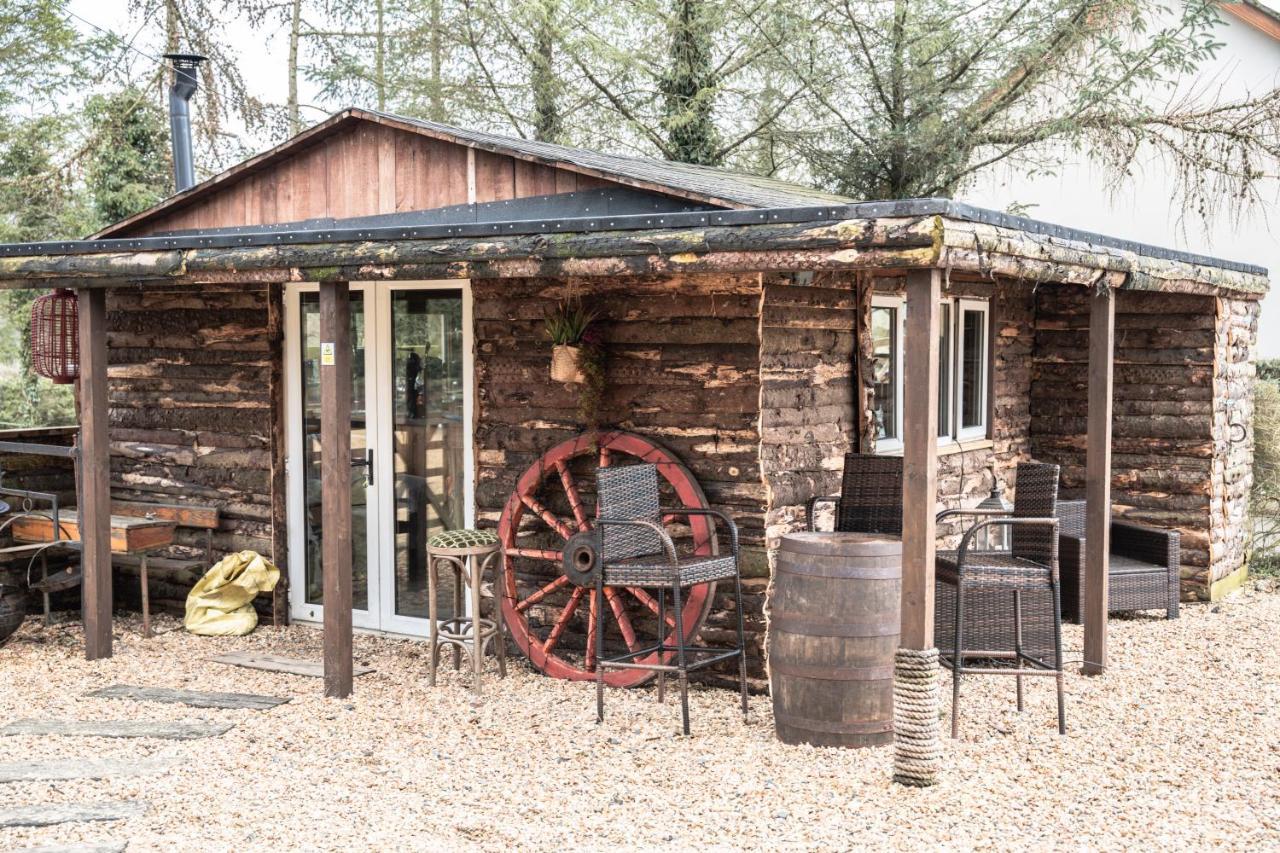 Greenvale Cabins Forkhill Extérieur photo