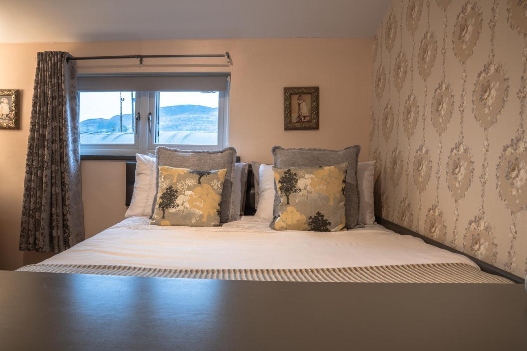 Greenvale Cabins Forkhill Chambre photo